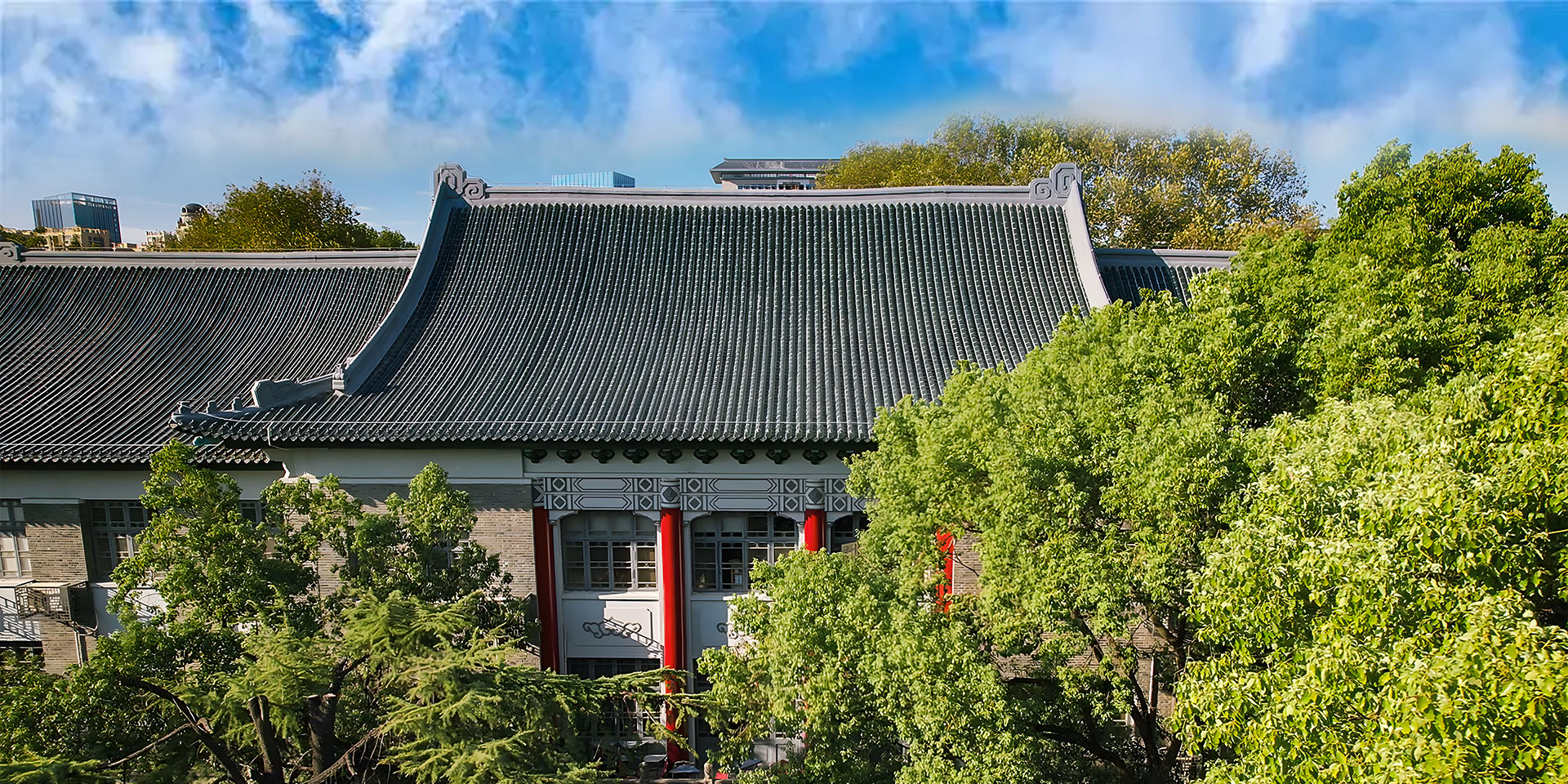 努力讓人民群眾在每一個案件中感受到公平正義